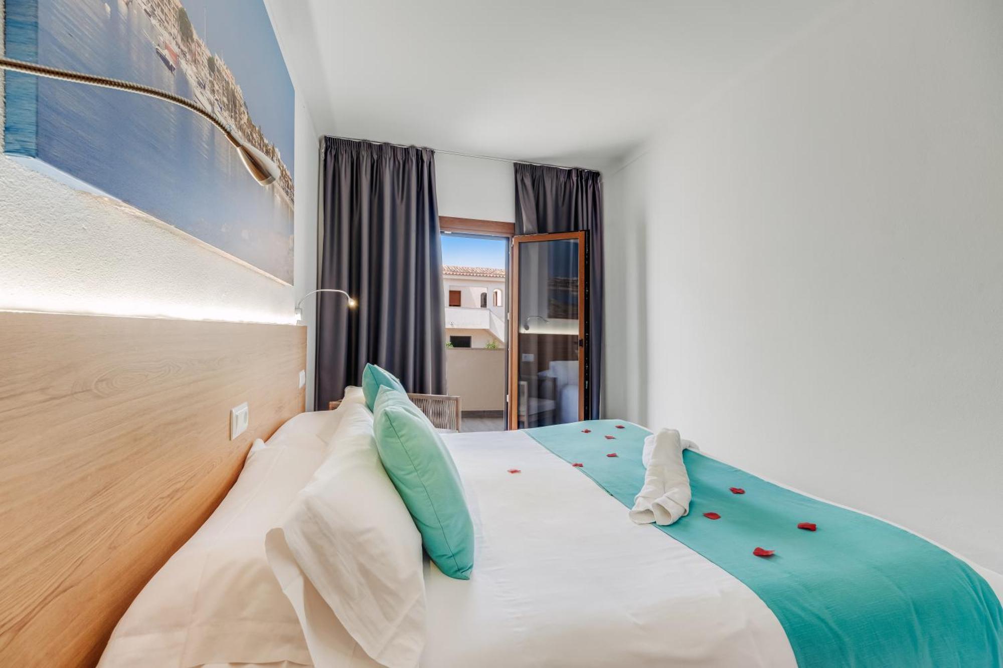 Apartamentos Estanques Colonia de Sant Jordi Exterior foto